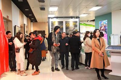 不可小看·霍曉藝術(shù)個(gè)展 西部文化產(chǎn)業(yè)中心招商中心的藝術(shù)盛宴